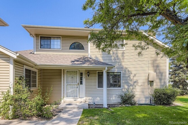 12440 E Pacific Cir in Aurora, CO - Building Photo - Building Photo