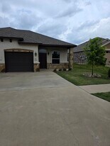 409 Study Hall Loop, Unit B in Killeen, TX - Building Photo