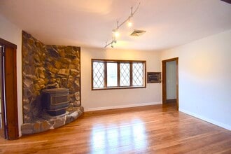 144-146-146 Cleveland Ave in Braintree, MA - Building Photo - Building Photo