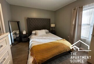 811 S Kedzie Ave, Unit GDN in Chicago, IL - Foto de edificio - Building Photo