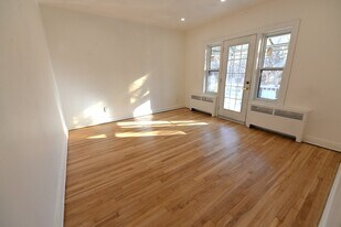 973 Rue Tait in St. Laurent, QC - Building Photo