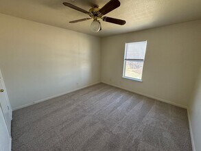 1003 Circle M Dr, Unit Apt B in Killeen, TX - Foto de edificio - Building Photo