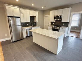 1713 Commonwealth Avenue, Unit 7 in Boston, MA - Building Photo