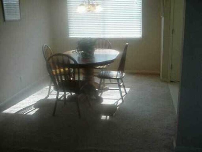 112 Harvest Ln in Hutto, TX - Foto de edificio - Building Photo