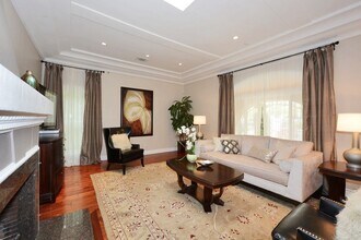 10864 Wellworth Ave in Los Angeles, CA - Building Photo - Building Photo