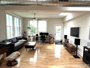 43 Park St, Unit 18 in Somerville, MA - Building Photo - Building Photo
