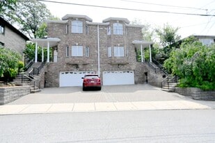 434B 7th St in Palisades Park, NJ - Building Photo