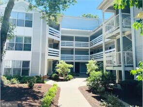 10300 Appalachian Cir in Oakton, VA - Building Photo - Building Photo