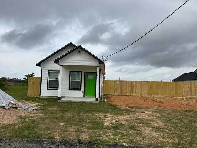 7018-5914 02 in Cleveland, TX - Building Photo - Building Photo