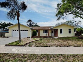 14510 Apache Ave in Largo, FL - Building Photo