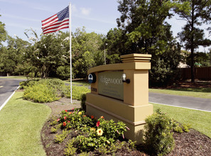 Ridgewood in Savannah, GA - Foto de edificio - Building Photo