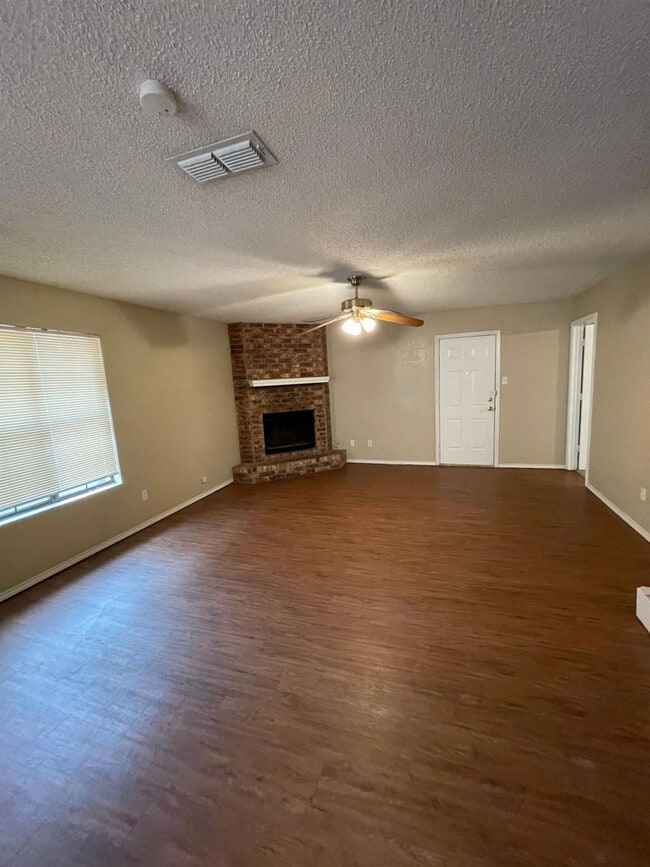 203 Fulton Ave in Lubbock, TX - Building Photo - Building Photo