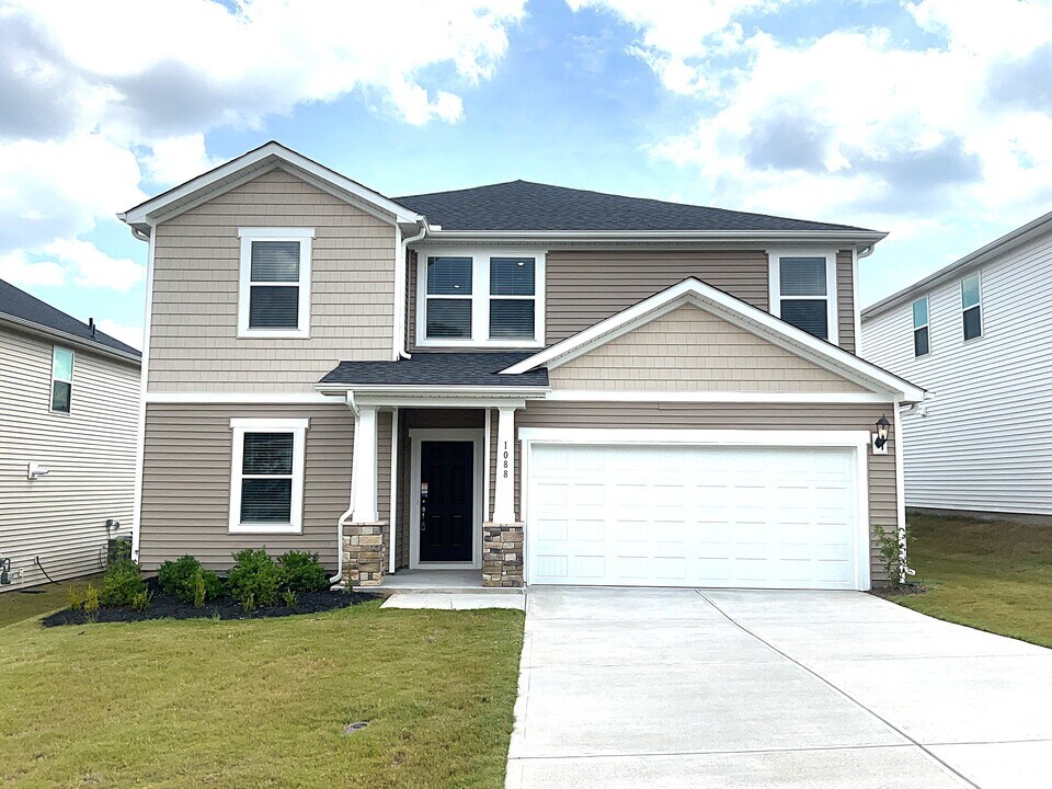1088 Appalachian Dr in Moore, SC - Building Photo
