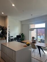 300 Salter St in New Westminster, BC - Building Photo - Building Photo