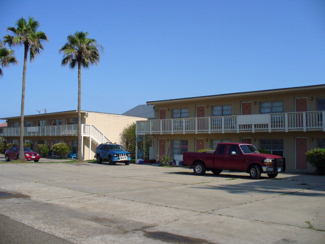 112-116 E Ling St in South Padre Island, TX - Building Photo - Building Photo