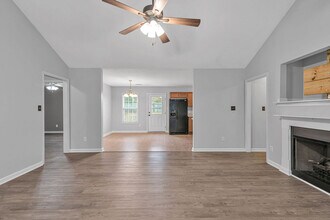 104 Elbert Way in Jacksonville, NC - Building Photo - Building Photo