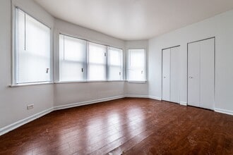 8200 S Clyde Ave Chicago, IL 60617 in Chicago, IL - Building Photo - Building Photo