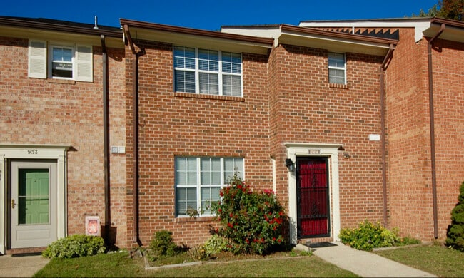 937 Welch Cir in Virginia Beach, VA - Building Photo - Building Photo