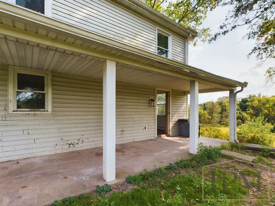 1850 Temple School Rd in Dover, PA - Building Photo