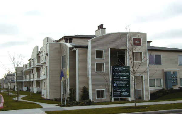 Century Terrace in Hillsboro, OR - Building Photo