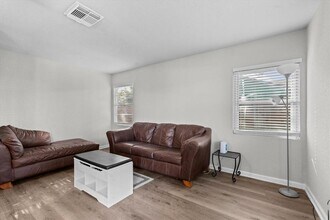 5107 Dickens Rd in Houston, TX - Building Photo - Building Photo