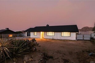 7795 Sunset Rd in Joshua Tree, CA - Building Photo