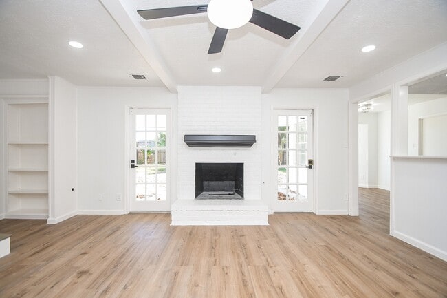 property at 7703 Braesridge Ct