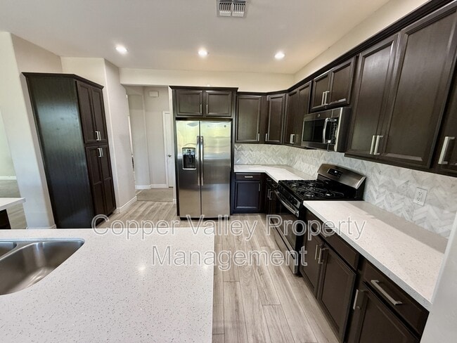 2425 W Bronco Butte Trl in Phoenix, AZ - Building Photo - Building Photo