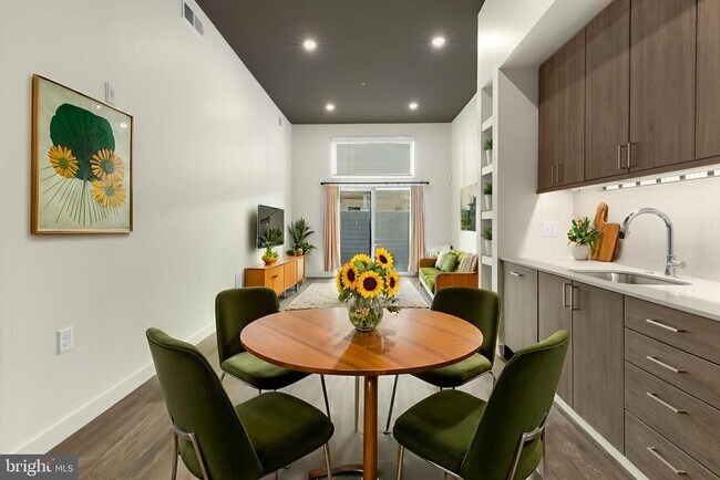 property at 525 N 41st St
