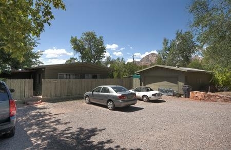 145 Oak Creek Blvd in Sedona, AZ - Foto de edificio