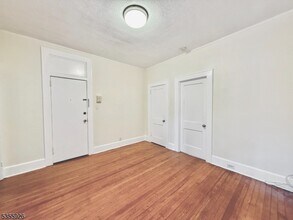 67 Bay St in Montclair, NJ - Building Photo - Building Photo
