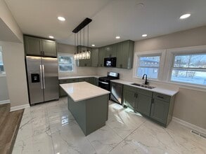 408 East End Ave in Hillside, IL - Building Photo - Building Photo