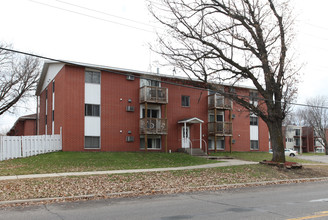 Prairie Home Apartments in St. Cloud, MN - Building Photo - Building Photo