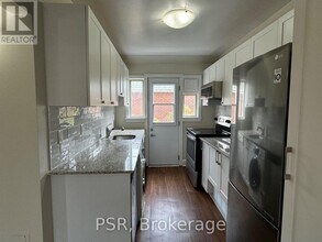 1353 Bayview Ave in Toronto, ON - Building Photo - Building Photo