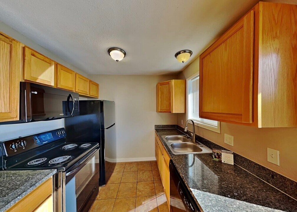 3572 E 122nd Ave in Thornton, CO - Building Photo