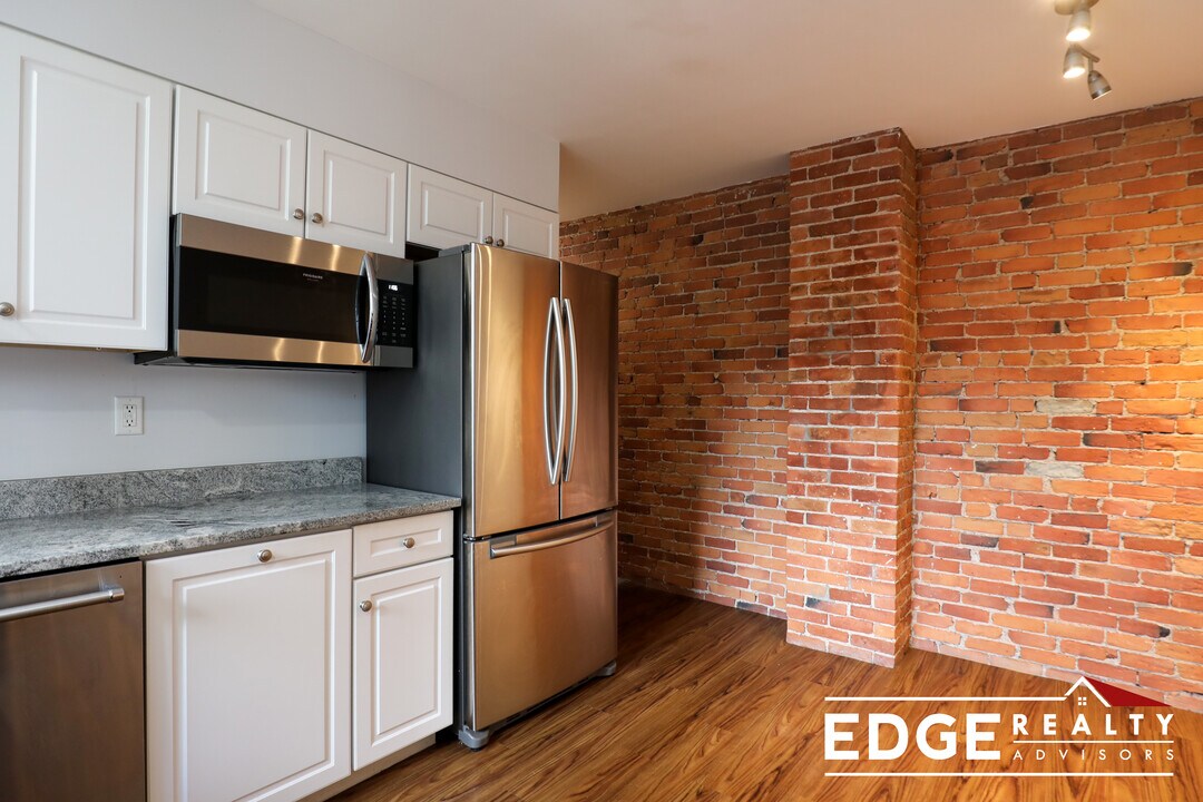 44 Aldie St, Unit 2 in Boston, MA - Foto de edificio