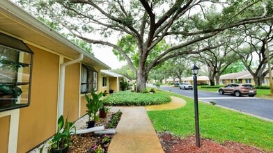 1917 Pepper Mill Dr in Clearwater, FL - Building Photo - Building Photo