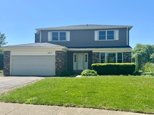 property at 1527 Windsor Ct