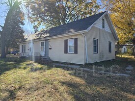 1125 N Barclay St in Waterloo, IA - Building Photo