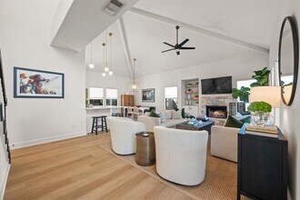 1030 Daviot Dr in Briarcliff, TX - Building Photo - Building Photo