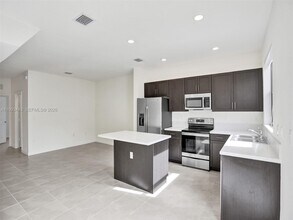 3436 W 111th Pl in Hialeah, FL - Building Photo - Building Photo