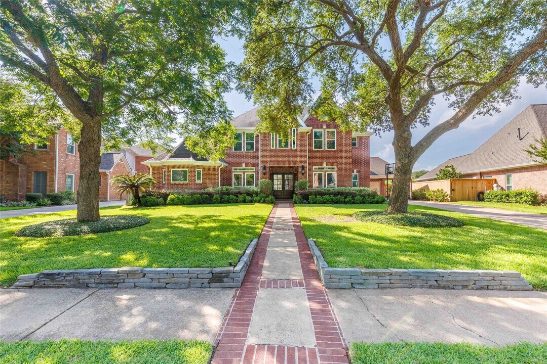 3114 W Autumn Run Cir in Sugar Land, TX - Building Photo