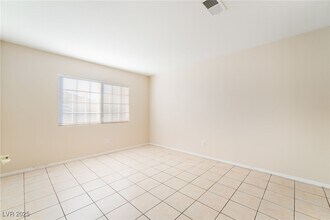 435 Coral Sea St in Henderson, NV - Foto de edificio - Building Photo