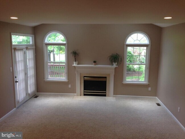 810 Manchester Dr in Maple Glen, PA - Building Photo - Building Photo