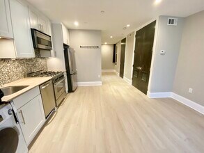 2298 Champlain St NW, Unit A in Washington, DC - Building Photo - Building Photo