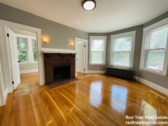 property at 185 Fellsway W