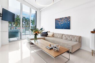 3029 NE 188th St in Aventura, FL - Building Photo - Building Photo