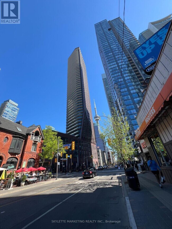 99-2399 John St