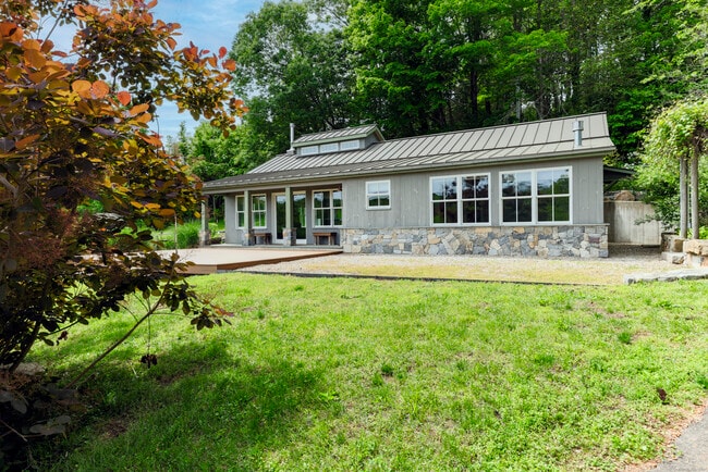 3700 Durham Rd in Guilford, CT - Building Photo - Building Photo