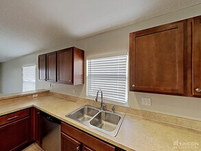 154 Dakota Ave in Groveland, FL - Building Photo - Building Photo